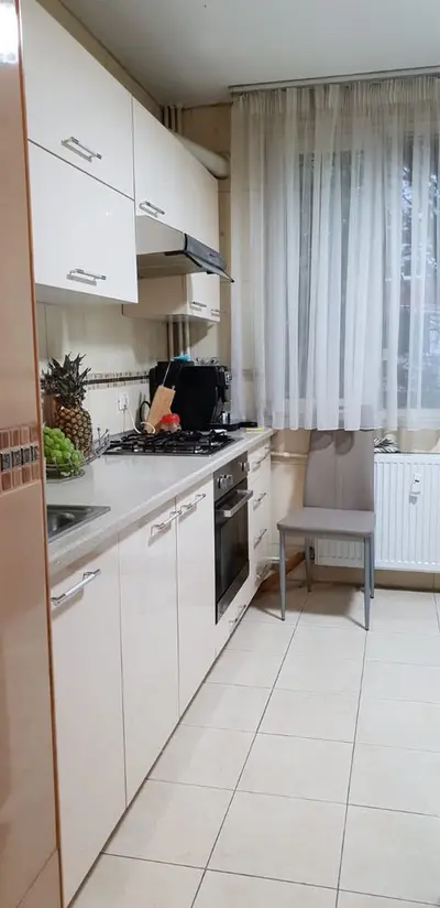 Vand apartament 4 camere