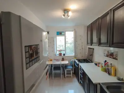 Vand apartament 4 camere zona Titan-Auchan/Ozana