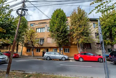 Apartament 3 camere + GARAJ PROPRIU pe B-dul Vasile Milea | Etaj 2