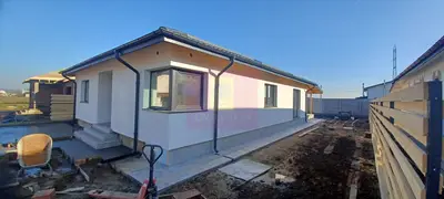 Săbăreni, casă parter 4 camere, CT, terasă, pivniță, teren 500 mp