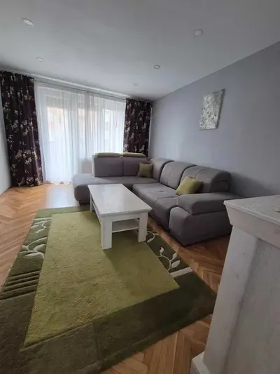 Apartament 4 camere, etaj intermediar, bloc caramida