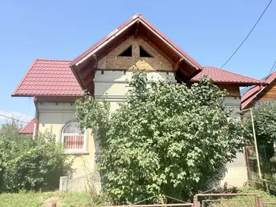 Casa interbelică cu arhitectură deosebită+Anexa și teren 1570 mp