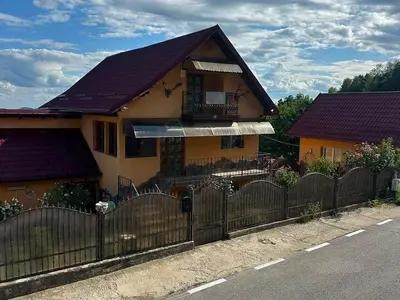 Vila S+P+1,+ garaj inchis + terasa si teren intravilan 6300 mp
